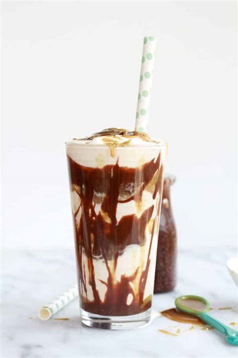 butterscotch-milkshakes-with-chocolate-peanut-butter image