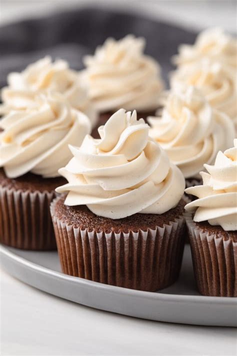 dr-pepper-cupcakes-recipe-baked-by-an-introvert image