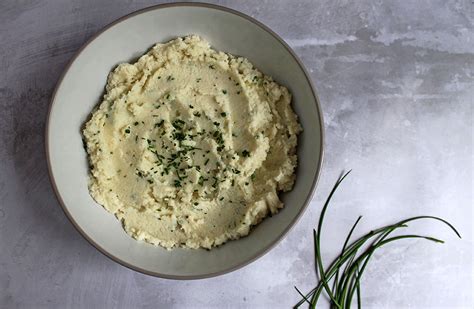keto-cauliflower-mash-with-sour-cream-and-chives image