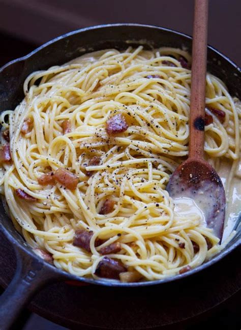 authentic-spaghetti-alla-carbonara-roman-classic image