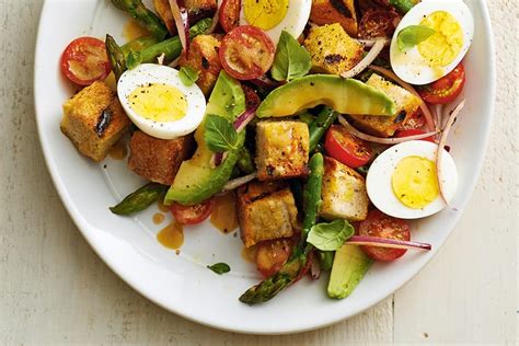 panzanella-with-asparagus-and-eggs-canadian-living image