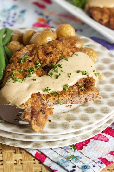 easy-chicken-fried-steak-with-country-gravy-the image