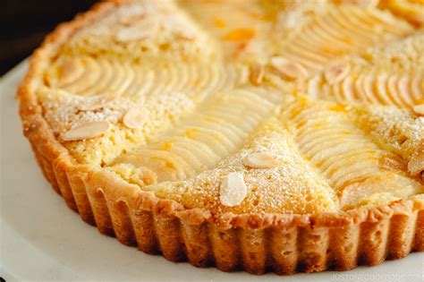 pear-and-almond-tart-洋梨のタルト-just-one-cookbook image