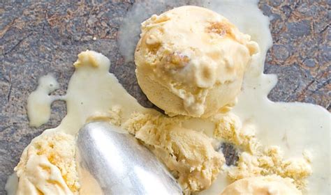 hokey-pokey-honeycomb-ice-cream-honest-cooking image