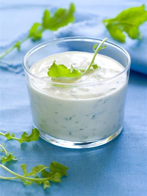 vegan-sour-cream-with-cilantro-fearless-fresh image