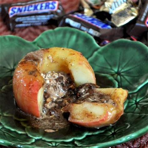 candy-bar-stuffed-baked-apples-baking-bites image