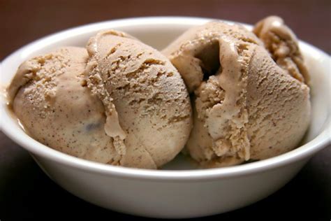 cinnamon-vanilla-bean-ice-cream-recipe-pinch-my-salt image