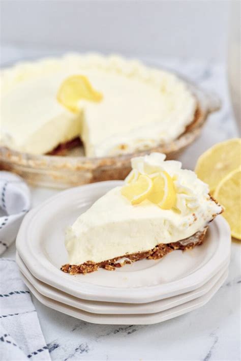 no-bake-lemon-mousse-pie-lauren-kelly-nutrition image