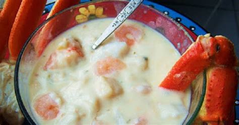 italian-white-or-red-seafood-chowder image