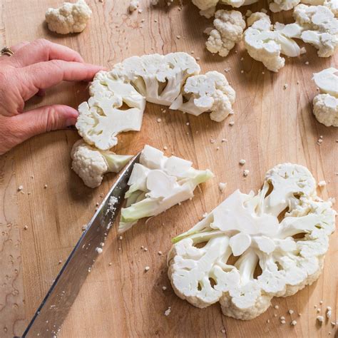 weekend-recipe-skillet-roasted-cauliflower-with-garlic image