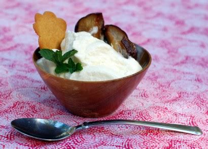pear-amaretto-gelato-tasty-kitchen-a-happy image