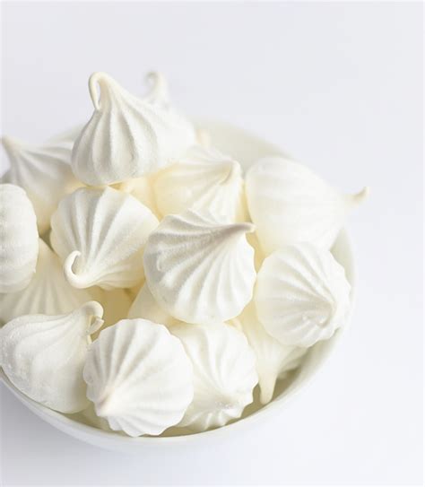 how-to-make-perfect-meringues-truffles-and-trends image