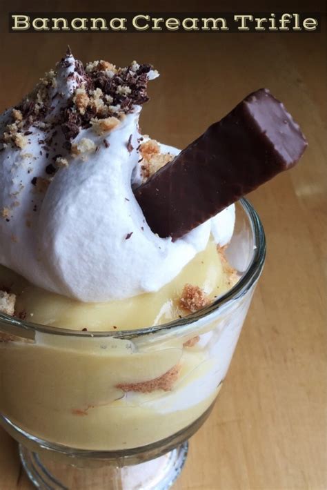 easy-banana-cream-trifle-recipe-with-vanilla-pudding image