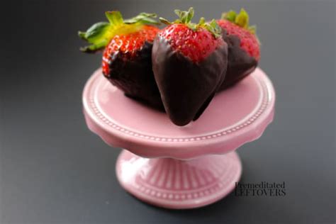 how-to-make-chocolate-covered-strawberries image