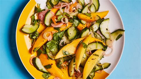 35-fruit-salad-recipes-that-take-brunch-up-a-notch image
