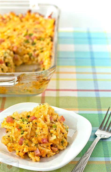 easy-hashbrown-casserole-with-ham-and-broccoli-its image