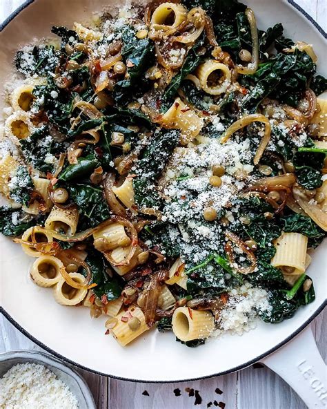 pasta-with-kale-lentils-and-caramelized-onions-the image
