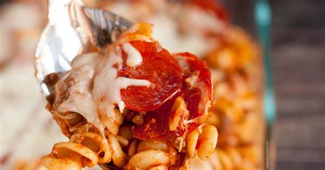 easy-pizza-casserole-your-family-will-love-midwestern image