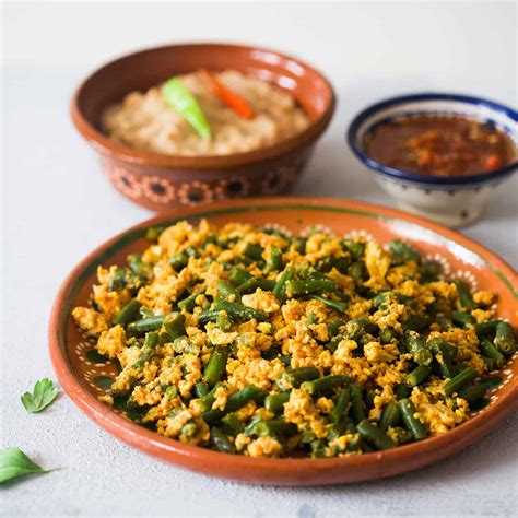 ejotes-con-huevo-mexican-green-beans-and-eggs image