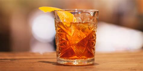12-rye-whiskey-cocktails-how-to-drink-rye-whiskey image