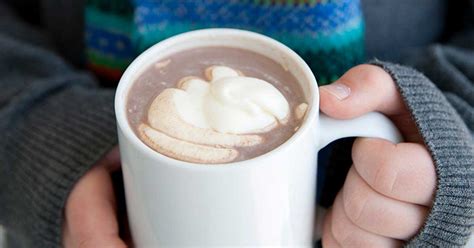 dairy-free-hot-cocoa-creamy-delicious-momables image