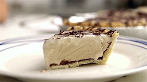 this-frozen-mud-pie-only-has-3-ingredients-epicurious image