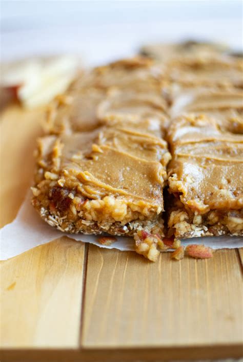 healthy-no-bake-fresh-apple-bars-with-oats-vegan image