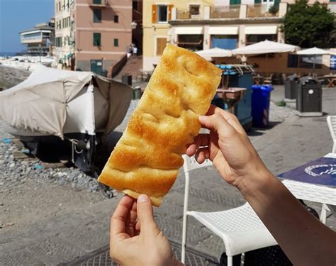 5-best-places-where-to-eat-focaccia-in-genoa image
