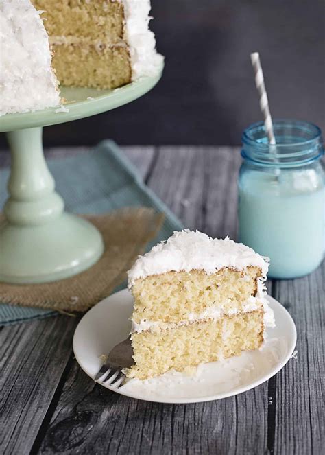 old-fashioned-coconut-cake-with-7-minute image