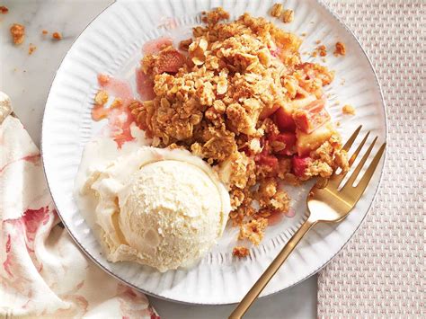 the-35-best-rhubarb-recipes-for-spring-chatelaine image