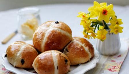 hot-cross-buns-recipe-bbc-food image