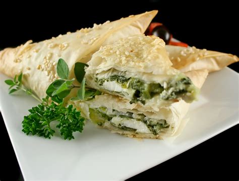 garlicky-spinach-and-feta-filo-parcels-making-carbs image