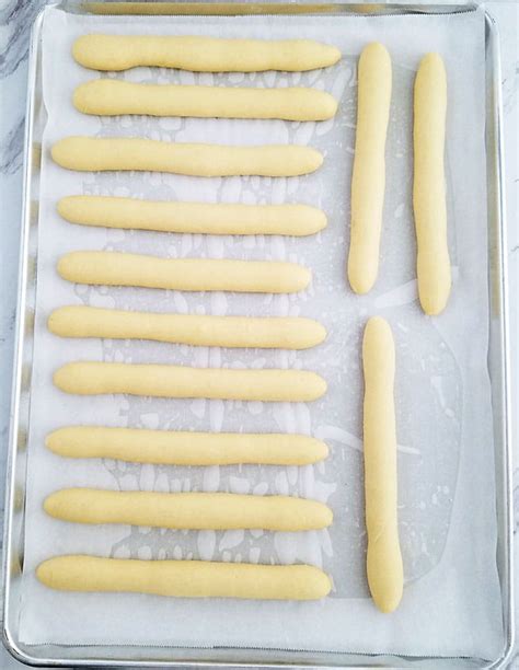 homemade-breadsticks-easy-beginner-friendly image