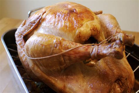 dry-brined-roasted-turkey-makebetterfoodcom image