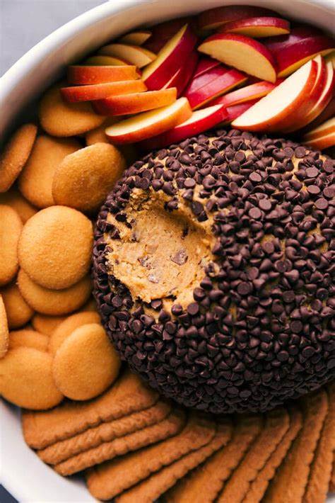 pumpkin-cheesecake-ball-chelseas-messy-apron image