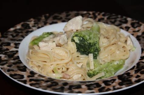 easy-chicken-and-broccoli-alfredo-tasty-kitchen-a image