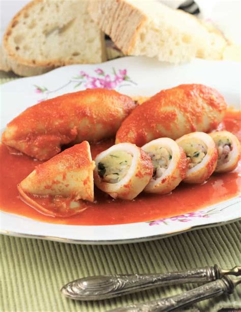 stuffed-calamari-in-tomato-sauce-mangia-bedda image