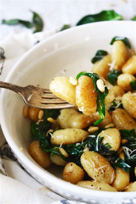 30-minute-brown-butter-sage-gnocchi-with-spinach image