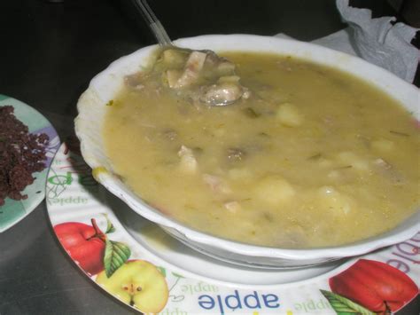 locro-recipe-ecuadoran-peruvian-potato-cheese-soup image