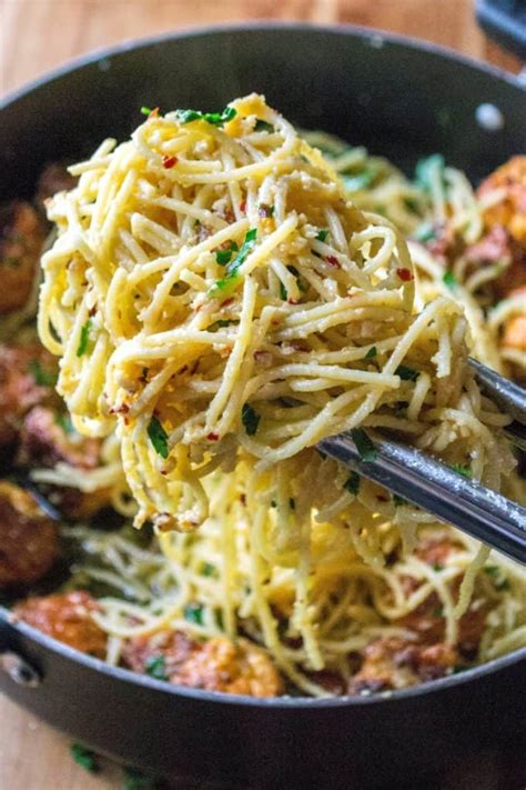 parmesan-garlic-spaghetti-with-chicken-meatballs-a image