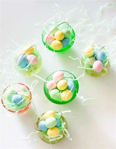 how-to-make-mini-easter-baskets-with-dishes image