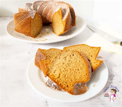 moist-easy-honey-cakes-recipe-bundt-honey-cake image