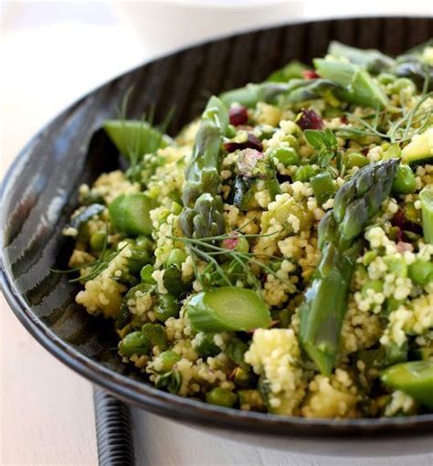 easy-vegetable-recipe-couscous-with-asparagus-peas image