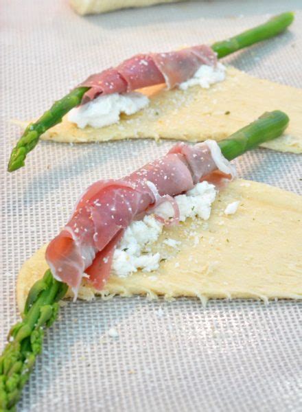 asparagus-proscuitto-roll-recipe-powered-by-mom image