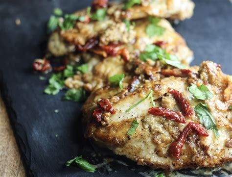 parmesan-crusted-chicken-with-cream-sauce-mince image