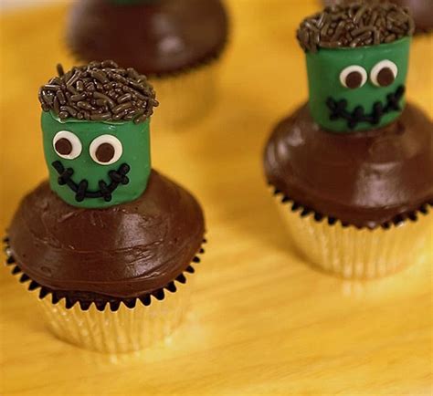 mini-monster-cupcakes-parents image
