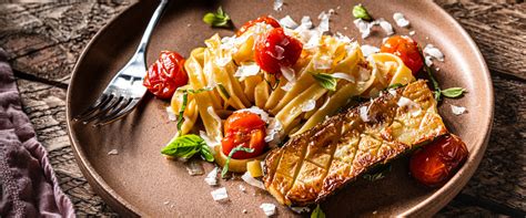 roasted-zucchini-and-tomato-pasta-cooking-with-wine image