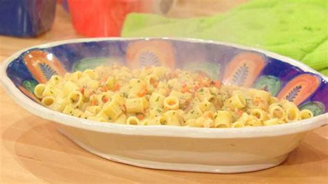 pasta-with-ceci-recipe-rachael-ray-show image