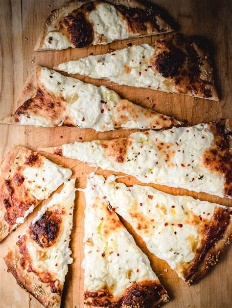new-york-white-pizza-the-right-way-sip-and-feast image