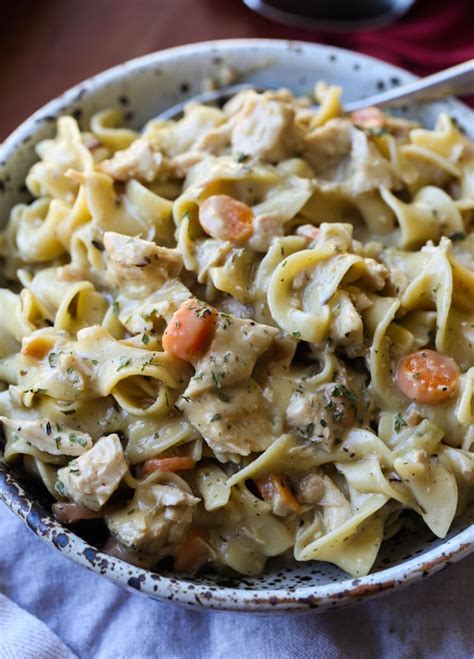 creamy-chicken-and-noodles-recipe-cookies-and-cups image